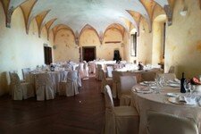03 Castello-degli-angeli_evento-privato_allestimento_sala-affreshi_banchetto.jpg
